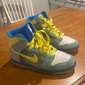 Nike women size 6 shoes